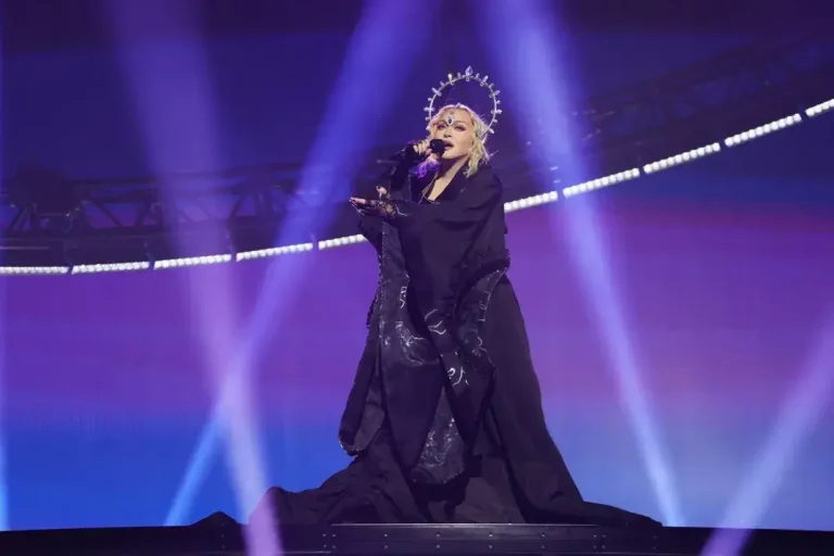 Madonna é Processada por Fãs Devido a Atrasos em Shows da Turnê “Celebration”
